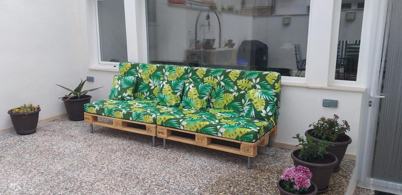 Appartamento Acogedora Casa con Patio en El Tiemblo  Esterno foto