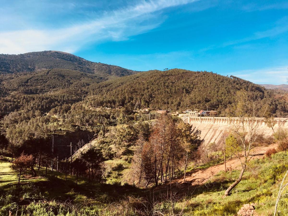 Appartamento Acogedora Casa con Patio en El Tiemblo  Esterno foto